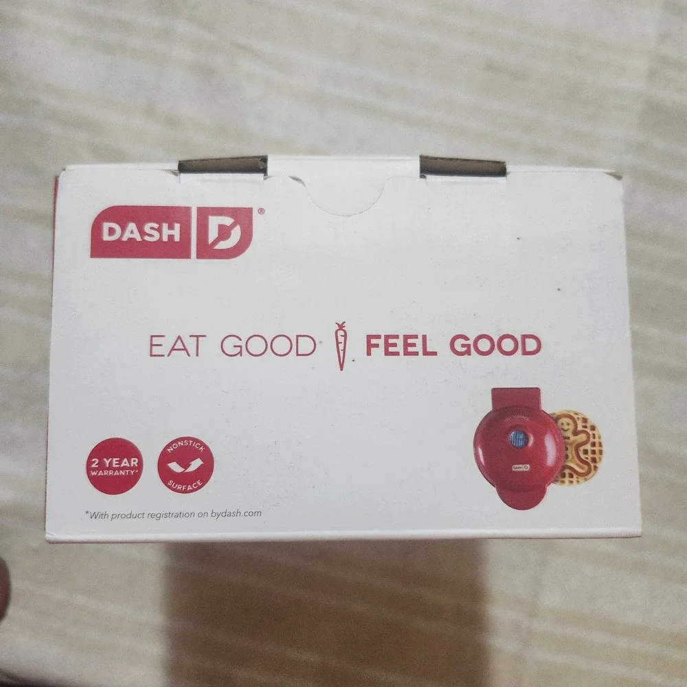 Dash Gingerbread Man Mini Waffle Maker Red 4